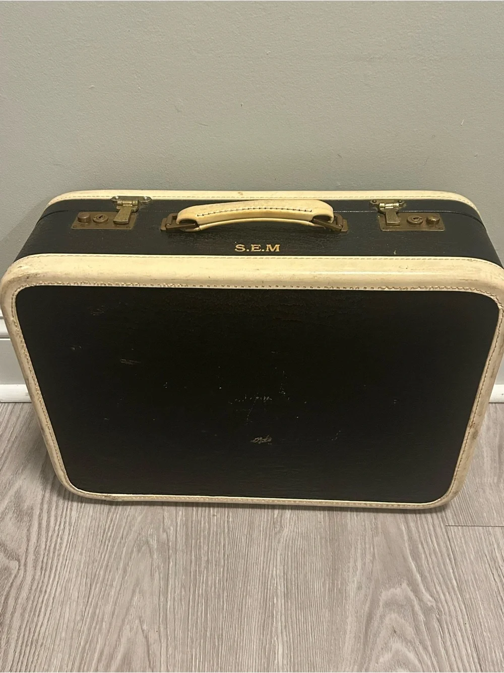 1940s Warren Vintage Black and Cream Carry Case - Train Travel Suitcase